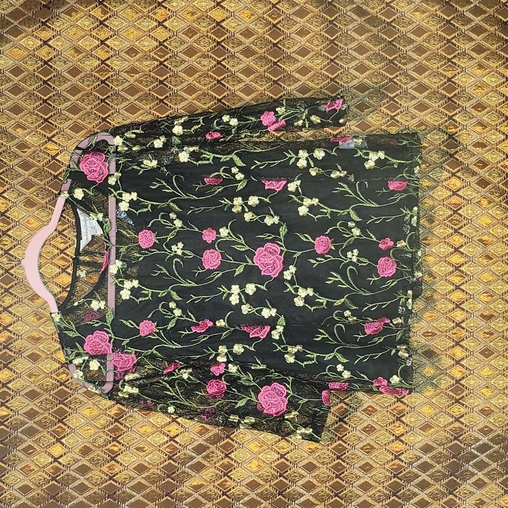 Draper’s & Damon’s: NWOT Quarter sleeve blouse with flower pattern
